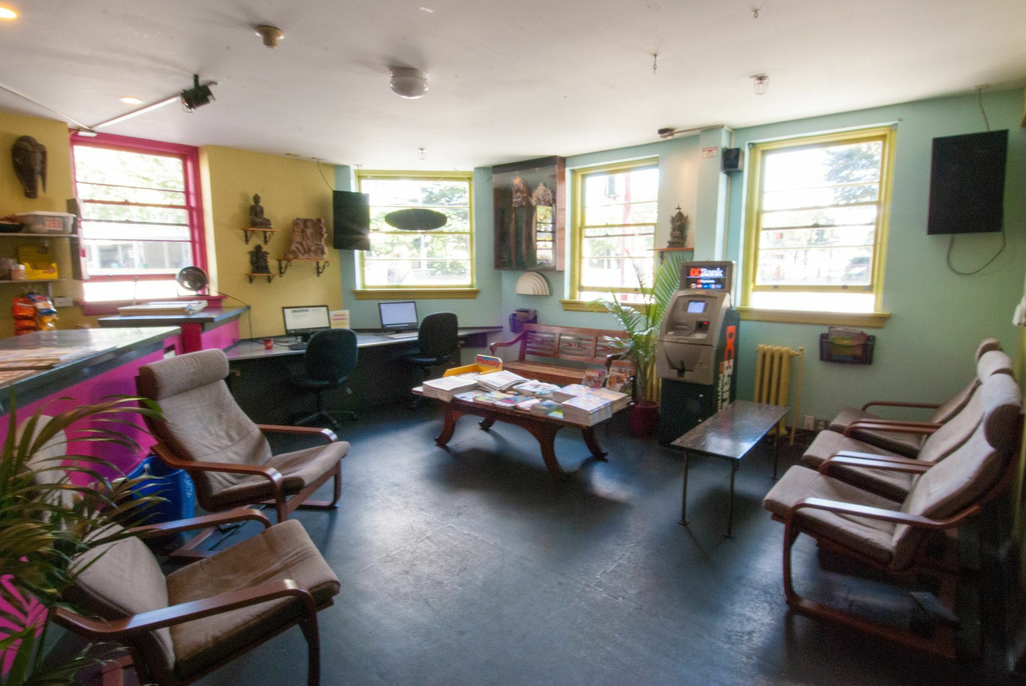 Ocean Island Inn | Backpackers | Suites Виктория Экстерьер фото